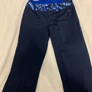 Blue  Yoga Pants in Excellent Condition Offees Accepted